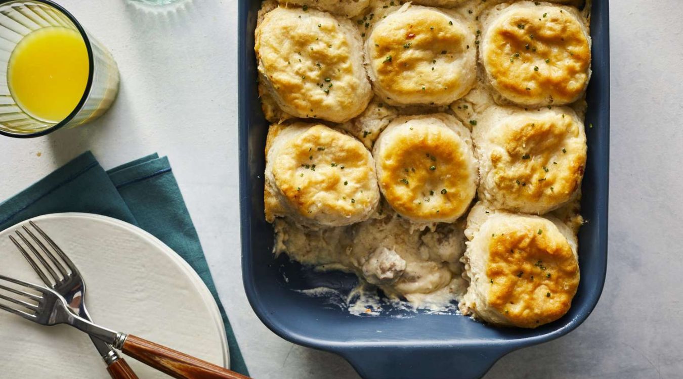 biscuits-and-gravy-casserole-recipe