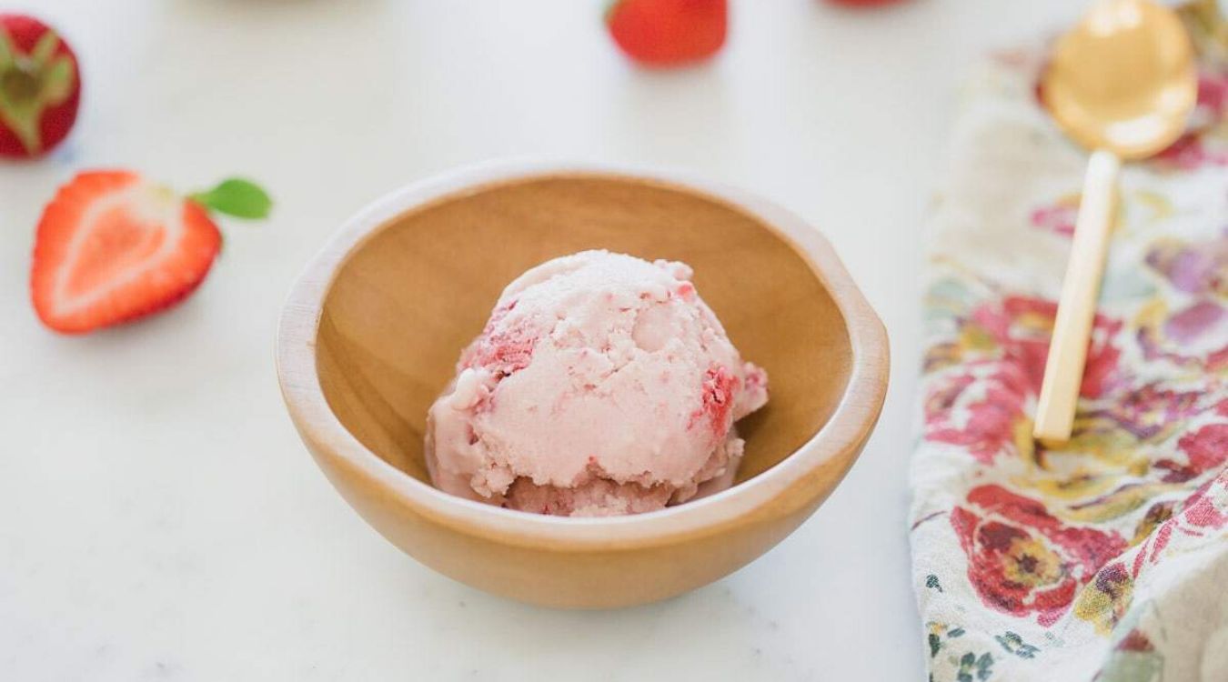 eggless-strawberry-ice-cream-recipe