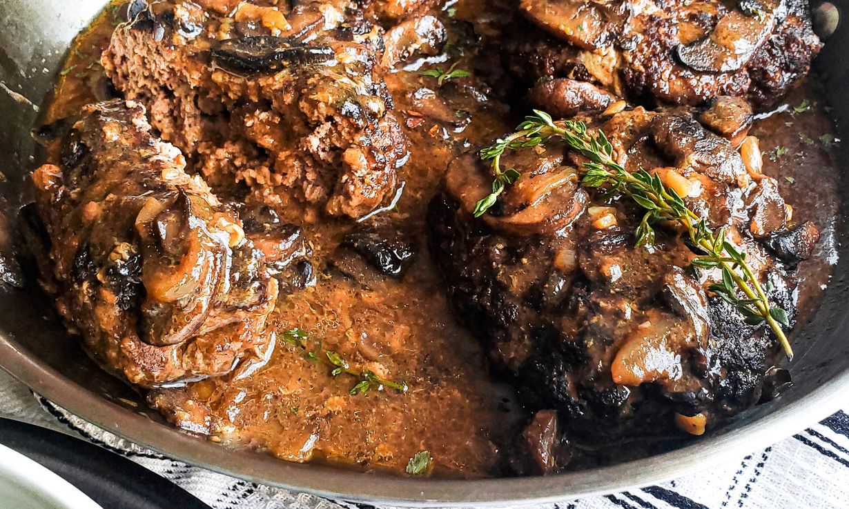 hamburger-steak-with-onions-and-gravy-recipe